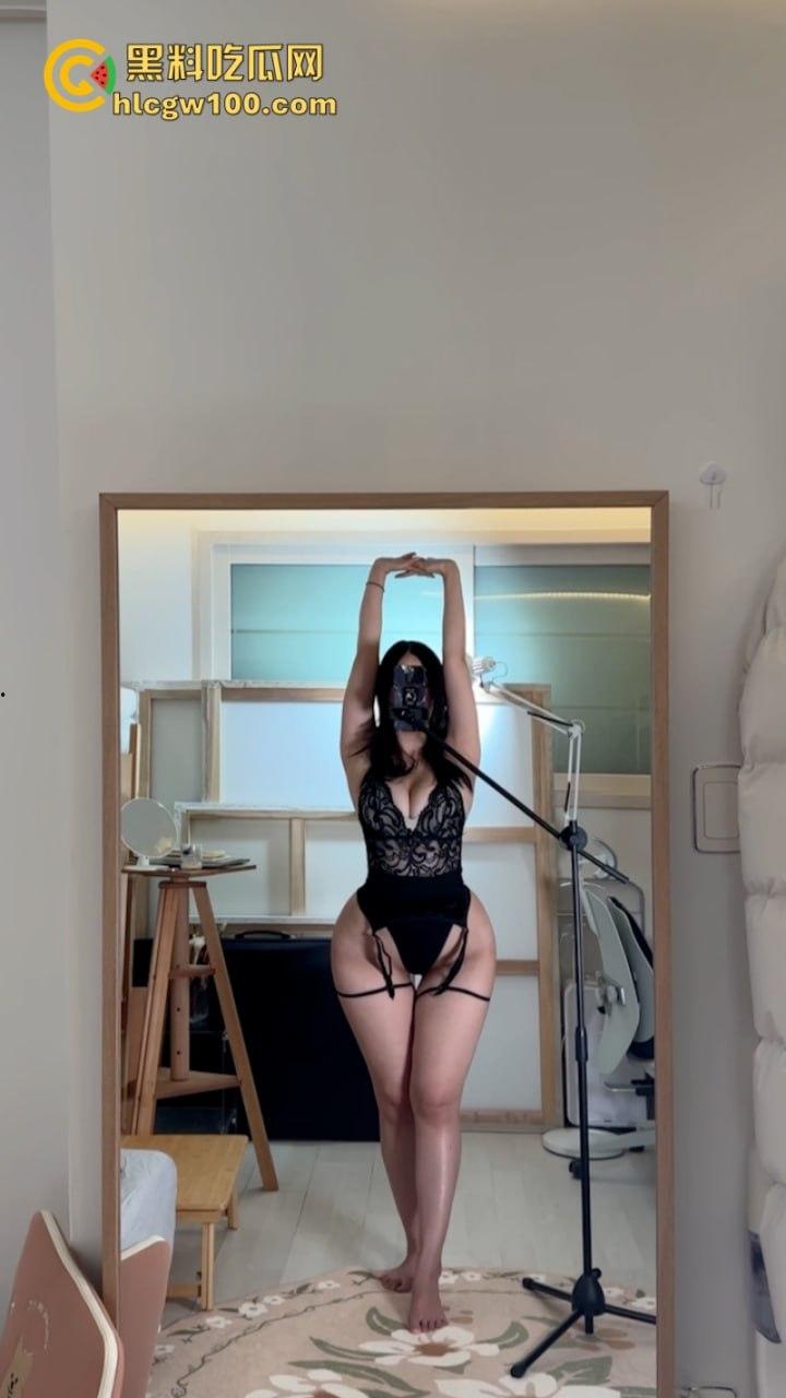 Onlyfans极品女神【悠悠花】极品露脸女神 爆炸无敌超级美臀网红 道具自慰福利合集!-1