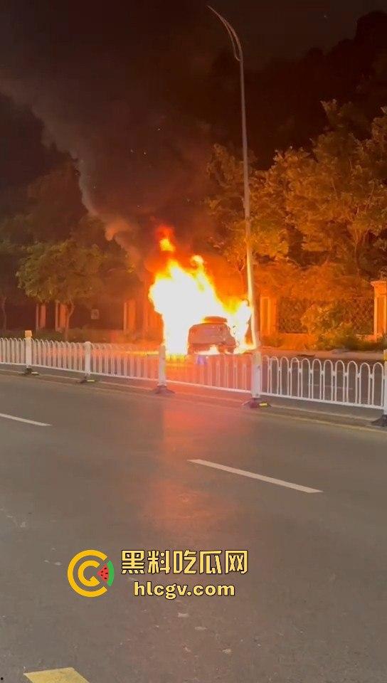 青环路情侣喝高出车祸！车子着火侧滑惨剧，男的逃生，女的被烧死让人唏嘘！-3