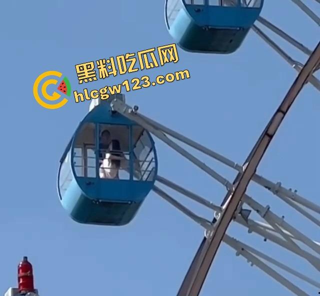 宁波摩天轮上疯狂野炮，骚女坐上去骑到飞起 哥们拿着旗舰手机超清偷拍全过程 群里分享给兄弟吃瓜！-10