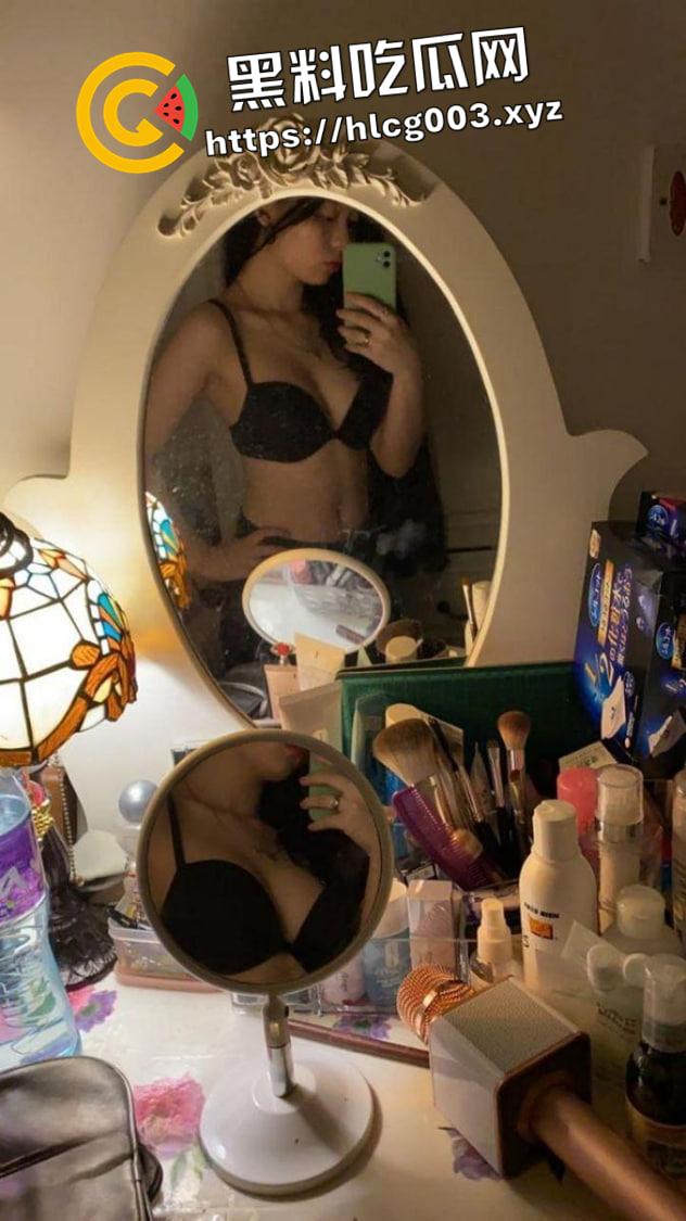 香港大学【陈嘉琪】02年美少女反差母狗 被男友肛塞调教 大屌猛操无毛白虎嫩逼 私密内容被流出-12