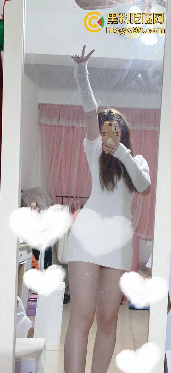 过年约炮杭州女大【孙倩倩】高冷皮囊下藏着欠操样，长毛衣底下啥都没穿，粉嫩骚逼湿成狗，跪着求肏被捅穿！-8