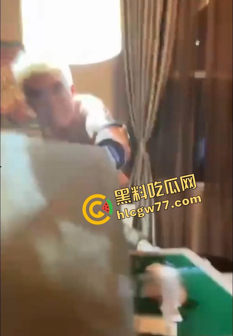 抖音精神小伙『周子磊』人设爆炸，舔粉网红转身自拍猛干6连发，评论区全是要资源的哥们！-10