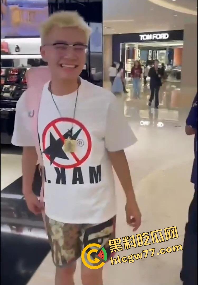 抖音精神小伙『周子磊』人设爆炸，舔粉网红转身自拍猛干6连发，评论区全是要资源的哥们！-13