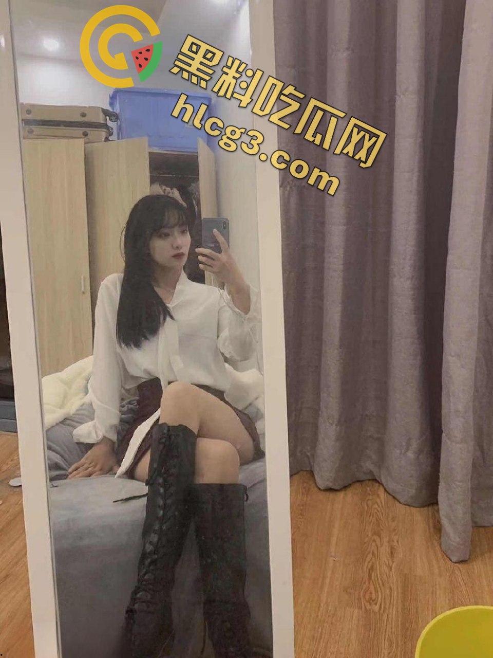 情侣自拍泄密!对镜自慰发给男朋友,男主鸡巴竟然有点短-4