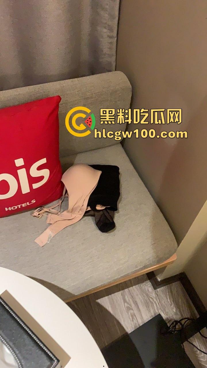 约炮新手进阶必看 PUA大神『曹溪』传授网红少女撩骚套路如何猎骚鸡 年前整点硬货 不做舔狗直接开干！-26