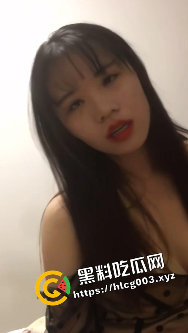 南宁朝阳人妻约炮！极品风骚 眼神拉丝 上了床骚到没边 看见大鸡巴走不动路 私密视频遭流出-5