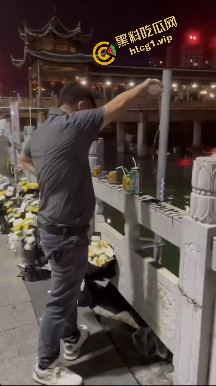 轰动全网！广西民警『李燮』为救抑郁跳河女孩 不幸溺水身亡！-16