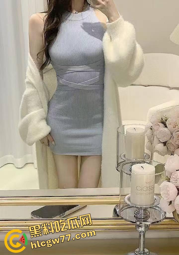 珠海绿帽老公带性瘾人妻 约三单男酒店玩4P 鸡巴都快吃不过来了 撅起肥臀被不停插！-5