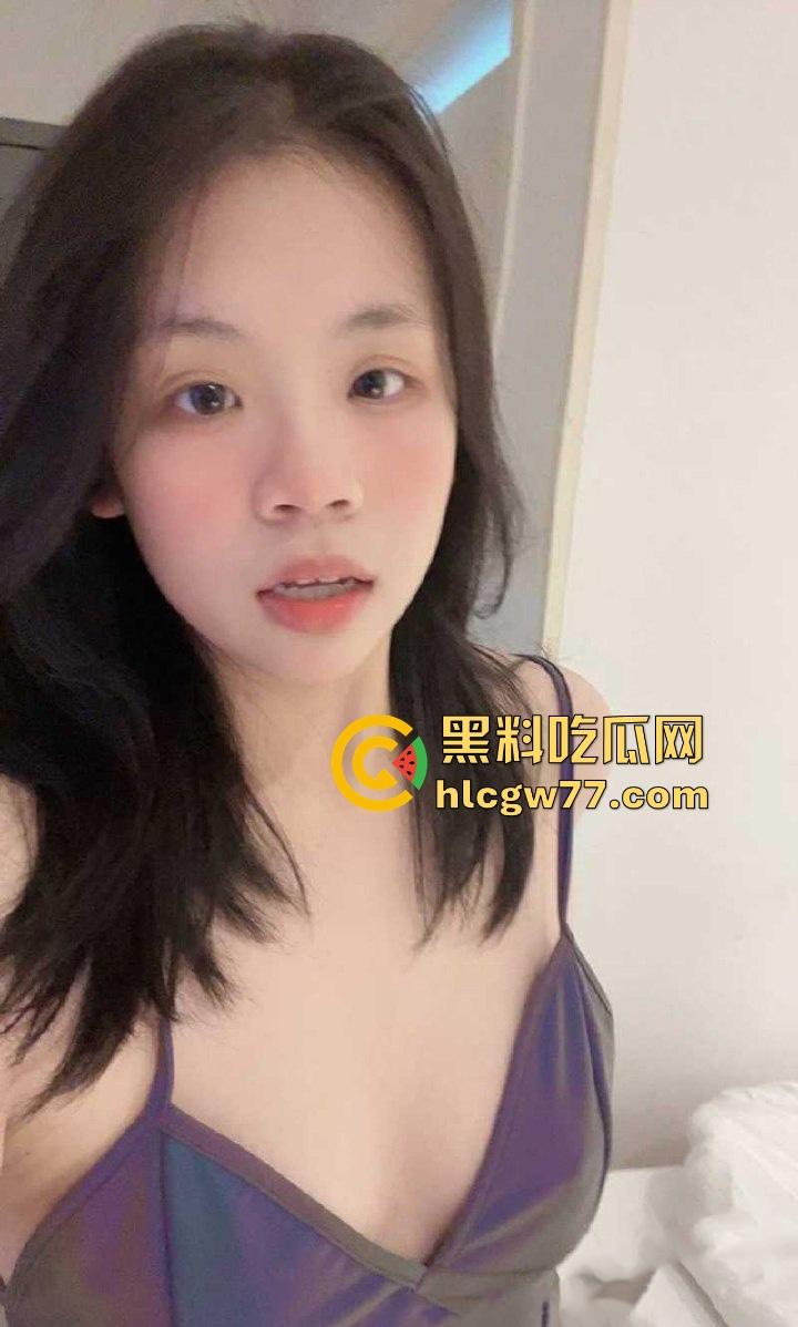 广东肇庆华商学院骚母狗【严宇淇】出轨炮友 前男友将其大量私照泄露，清纯学妹背地竟是鸡巴套子-3