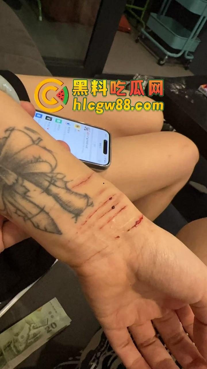 西安故事会『 孔祥奥』吸毒操逼大爆料,白富美皮气奴芯,几罐气就张腿让人干烂,去泰国玩当着警察的面还在吸!-21