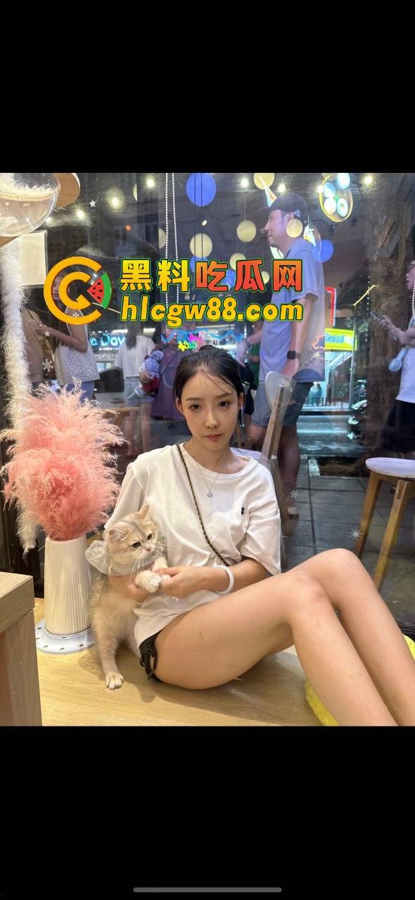 西安故事会『 孔祥奥』吸毒操逼大爆料,白富美皮气奴芯,几罐气就张腿让人干烂,去泰国玩当着警察的面还在吸!-23