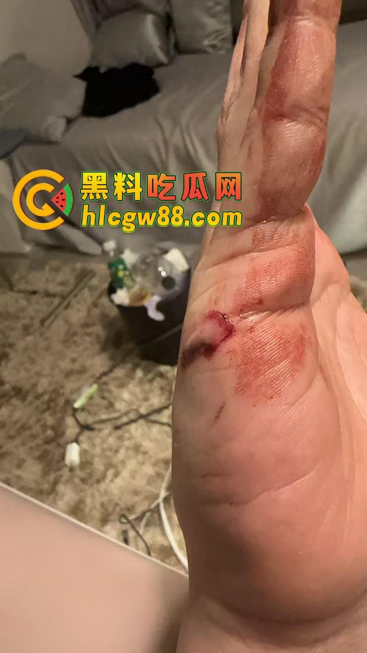 西安故事会『 孔祥奥』吸毒操逼大爆料,白富美皮气奴芯,几罐气就张腿让人干烂,去泰国玩当着警察的面还在吸!-25