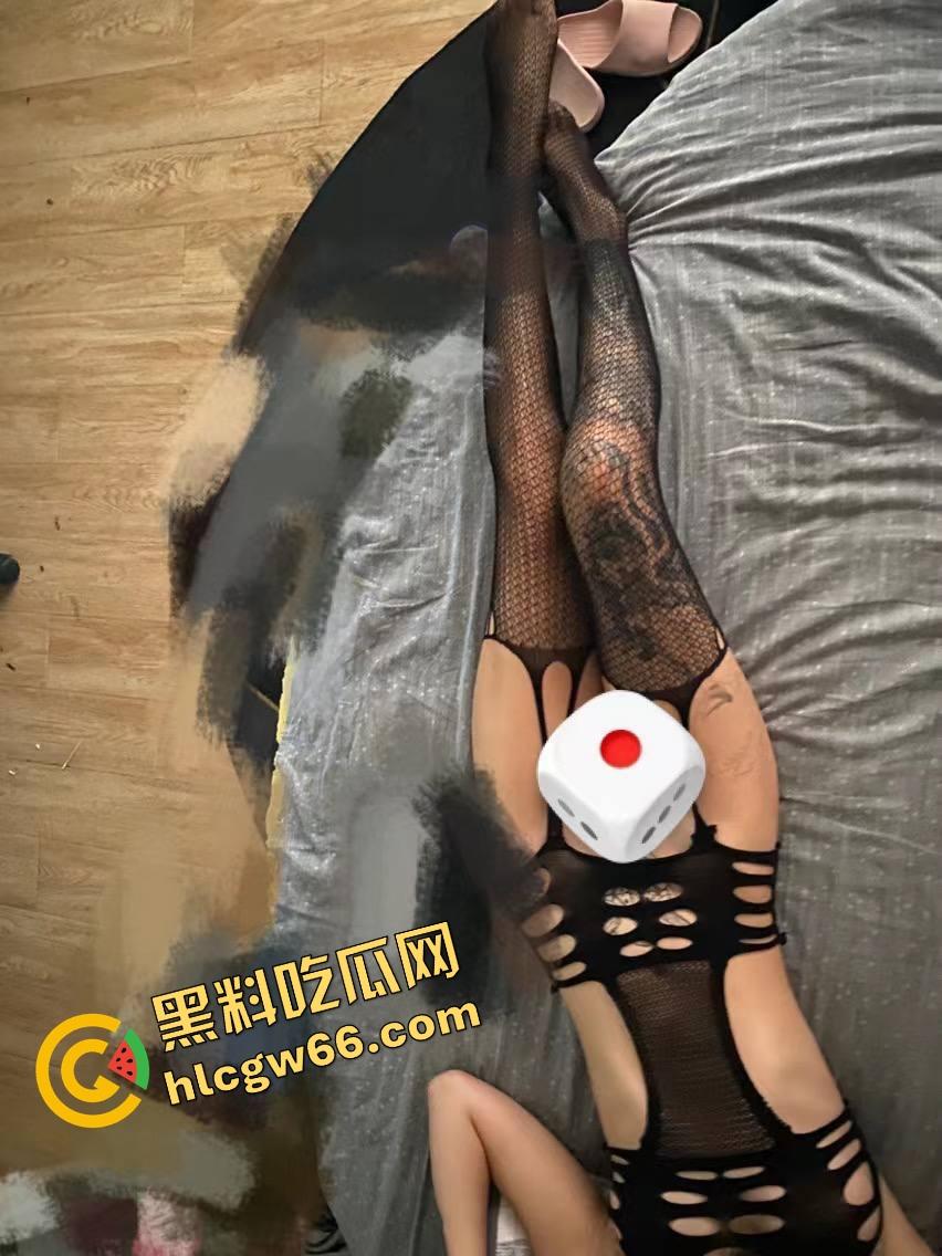 瓜友投稿曝光骚逼前女友『何秀慧』一边跟我谈恋爱一边偷偷给我兄弟开腿，这逼贱得不插一天都发骚！-8