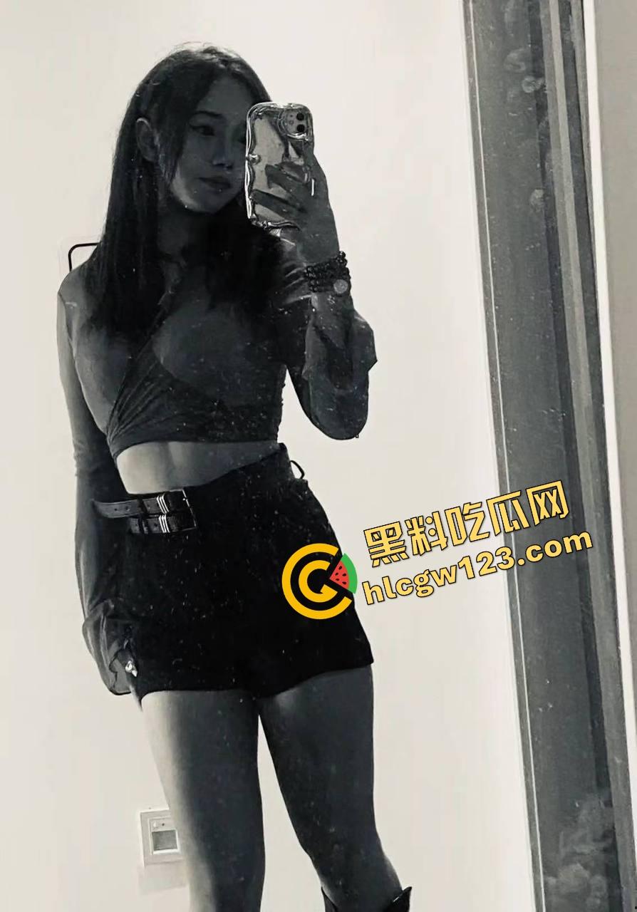 狂野表姐倒贴送逼勾引弟弟被猛虎扑操，躲被窝看黄片发骚钻怀，巨乳乱甩惨穴狂抽射精，哀叫连连！-3