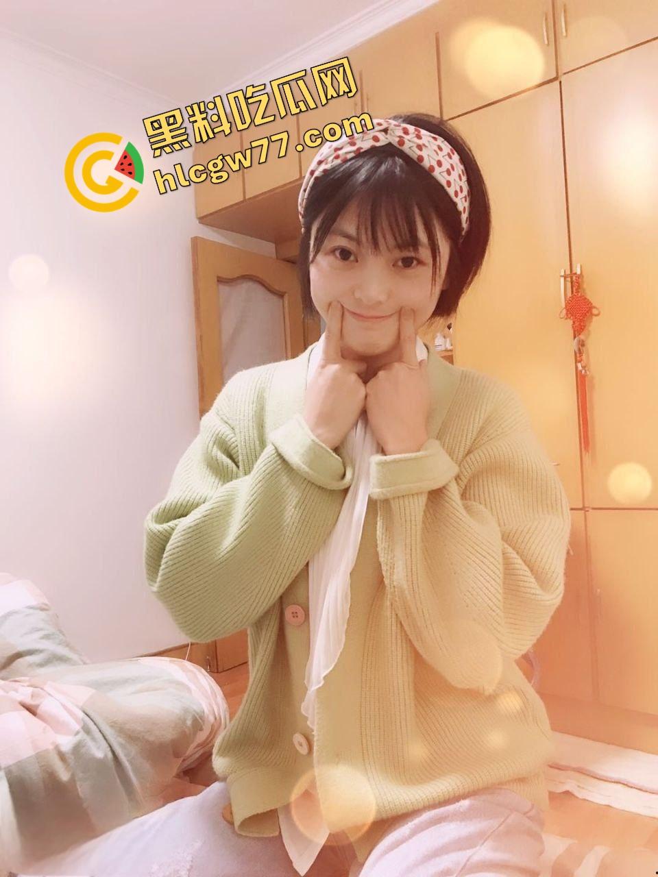 青岛职场【霞姐】清爽短发女领导露脸被操曝光,JK制服渔网骚穴湿到爆,男友小鸡巴根本操不爽!-3