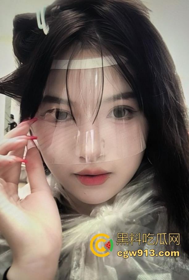 广东工商学院【沈宇希】约炮视频曝光,性感学姐被按在胯下疯狂抽插,插得直反白眼,淫水直流还不满足!-2