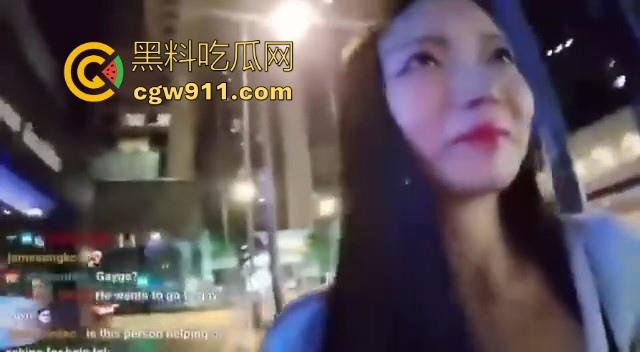 性感可爱外网主播街头直播遭遇印度哥们性骚扰!在地铁狂揉狂摸,这要是在他老家直接无套内射了!-2