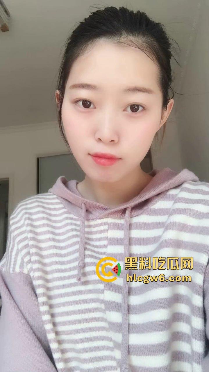 安徽旅游职业学院【苏亚男】裸贷欠钱不还，全裸视频照片外泄，骚样子黑逼直接被扒个底朝天！-8