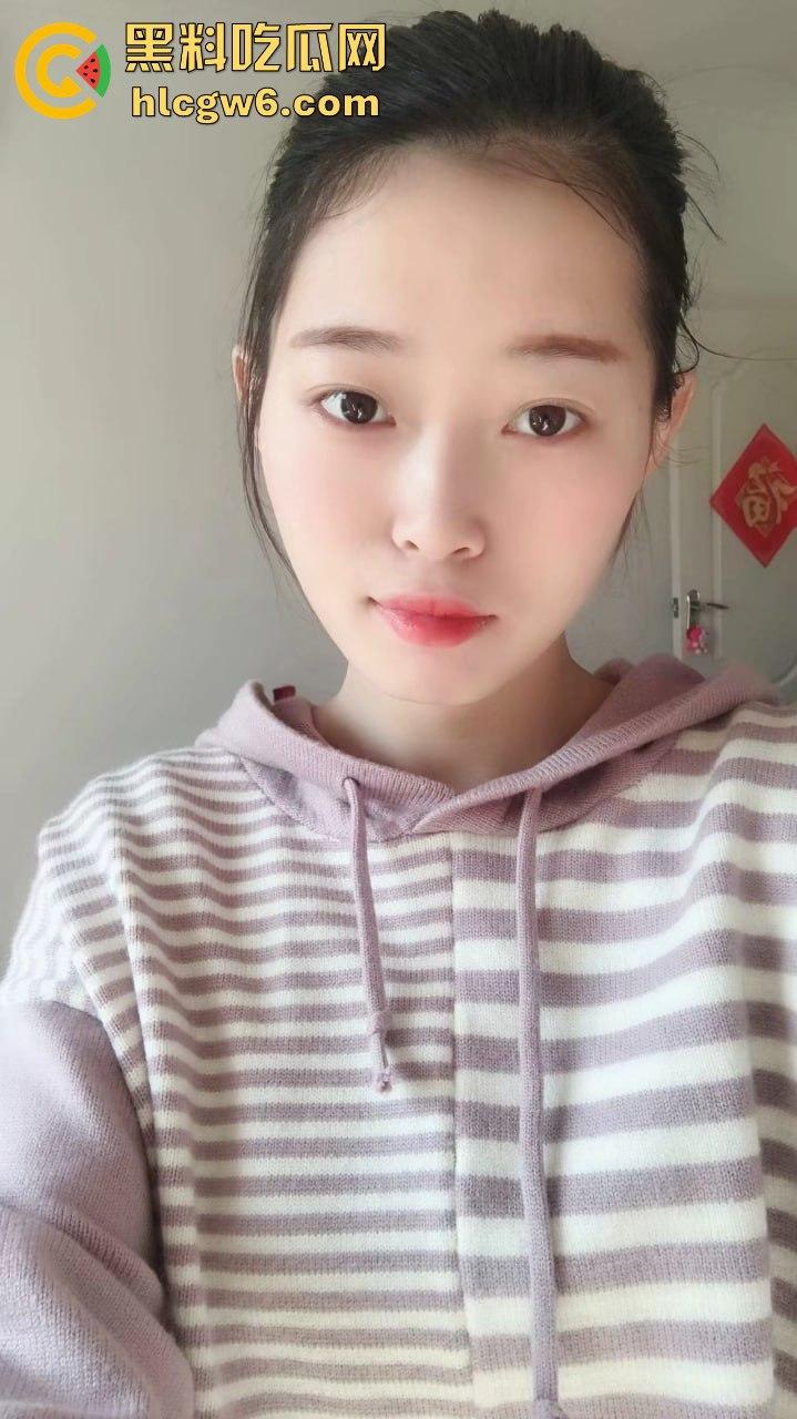 安徽旅游职业学院【苏亚男】裸贷欠钱不还，全裸视频照片外泄，骚样子黑逼直接被扒个底朝天！-13