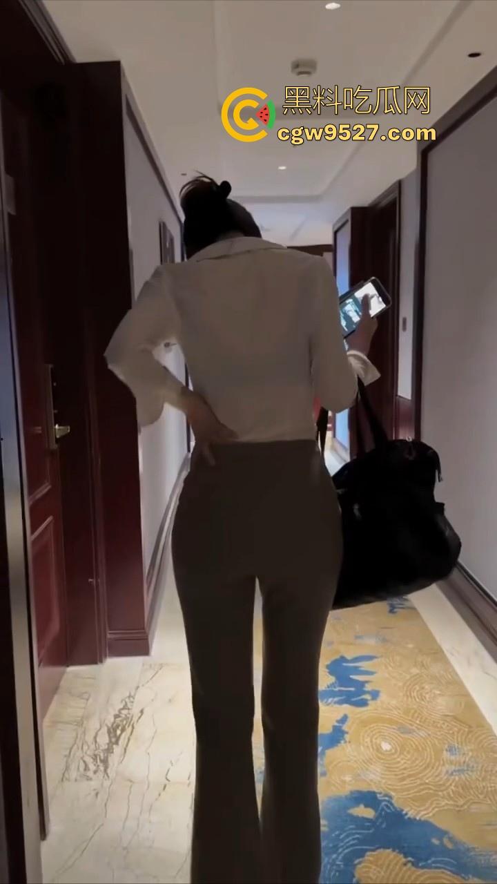 刚闭关回来憋太久，叫了只上门鸡服务，没控制好用力过猛，把她都到腰疼，怪我太猛了！-3