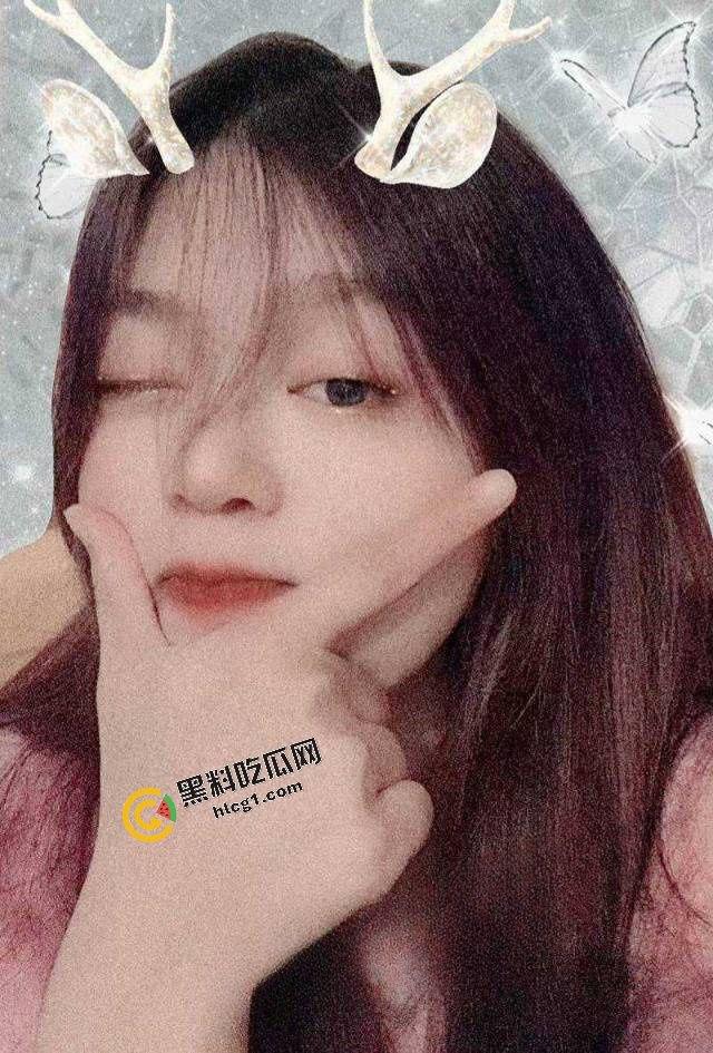 贵州维也纳酒店前台服务员 夏心仪 极品四眼反差婊 酒店公交车 性爱视频流出-4