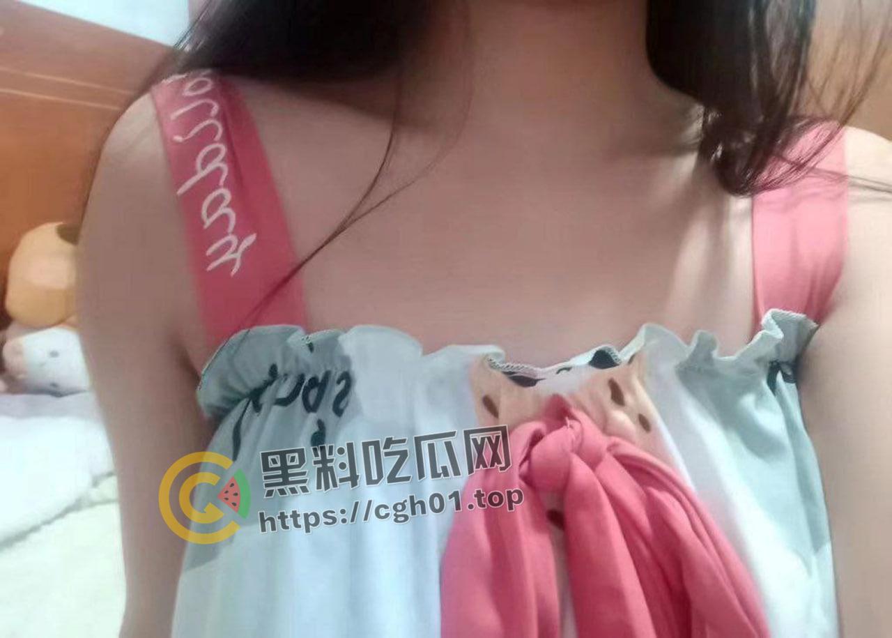 集美大学女大学生重磅流出！冰山御姐的反差另一面 男友视角的粉嫩母狗-9