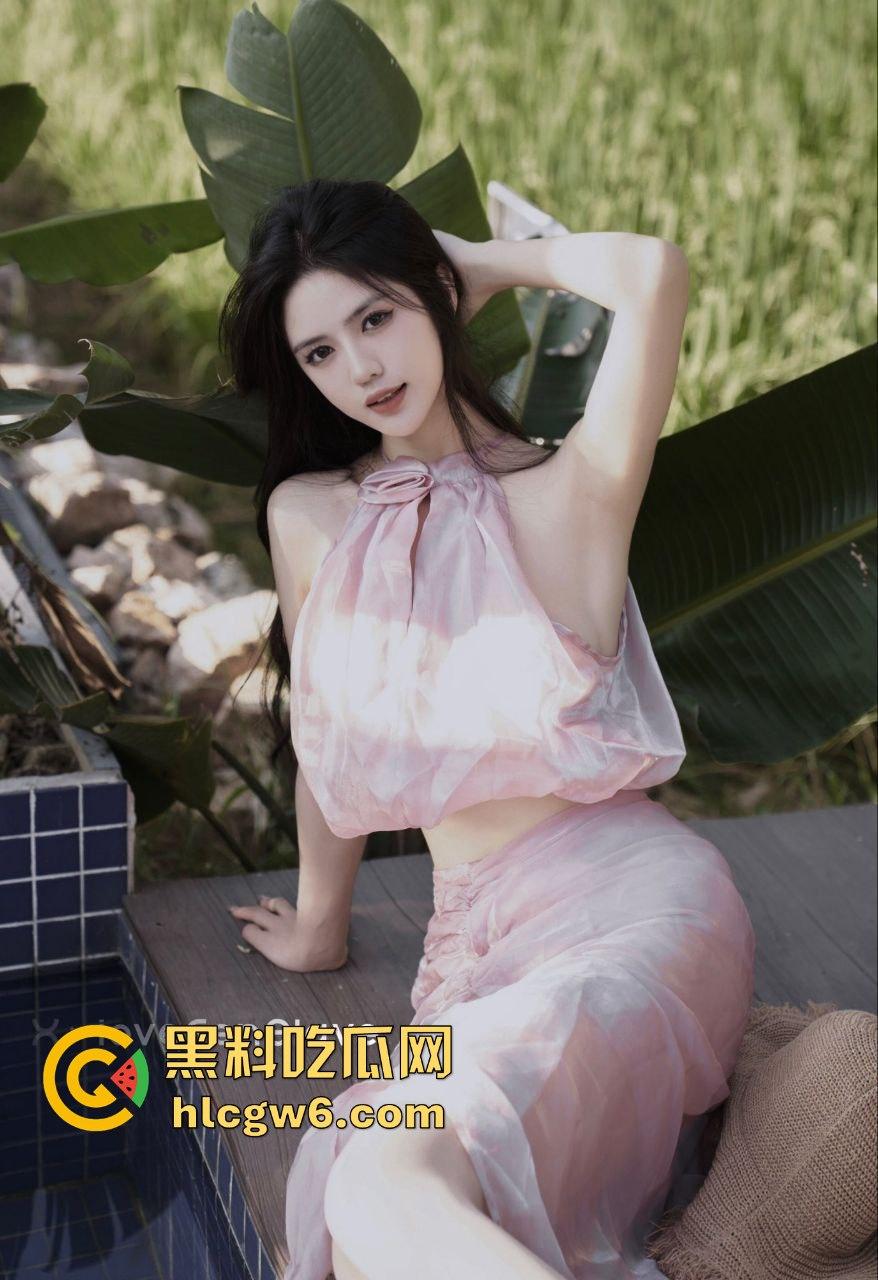 推特颜值爆表福利姬【GirrlzzZ3】伪名媛玩成天生母狗圣体，九头身御姐姿势全开，被猛操嫩穴无套内射！-13