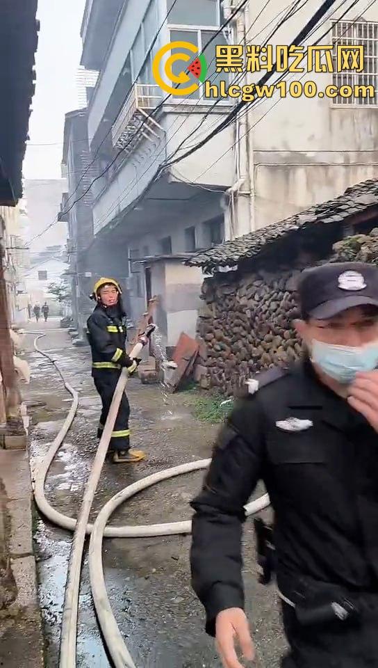 惊爆！浙江丽水青田县后街路突发火情，多间民房似被《末日之火》点燃-2