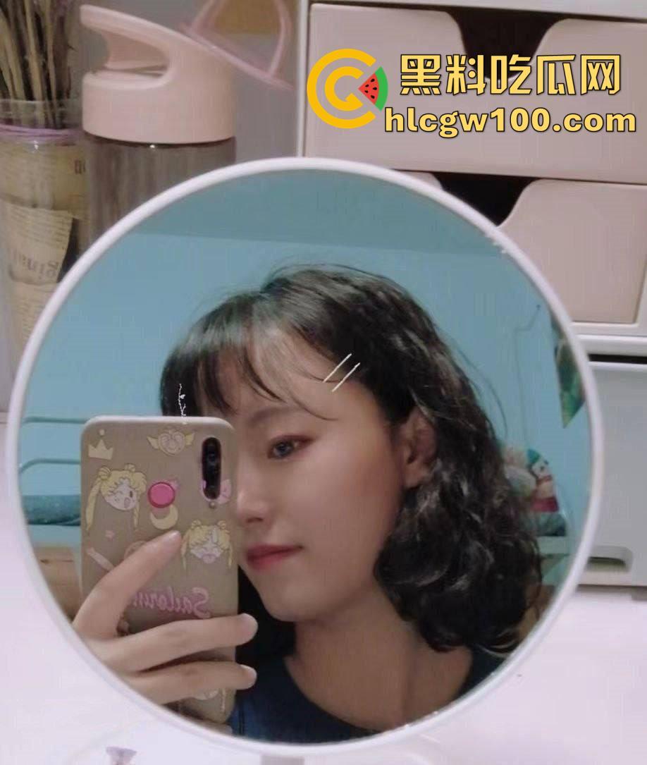 绿帽情节的老公投稿自己的反差骚逼老婆，从18到28从懵懂少女变淫荡人妻细数恩爱十年-1