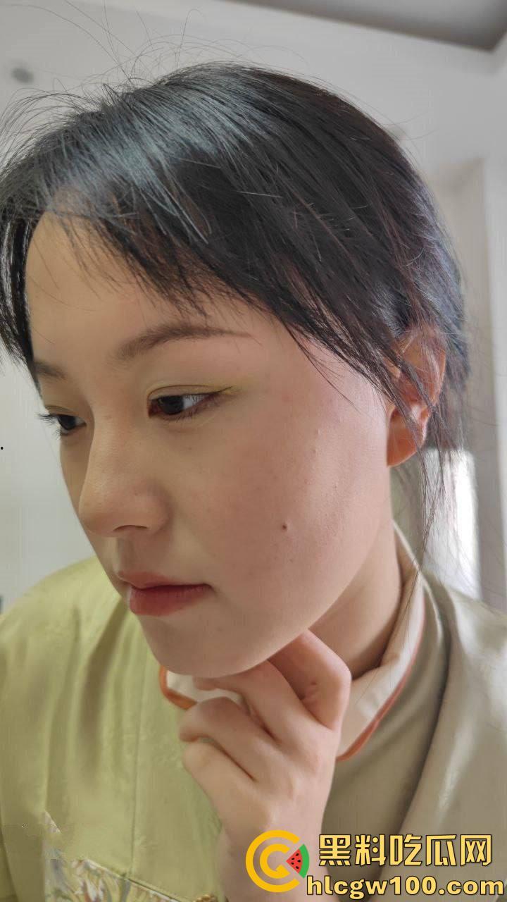 绿帽情节的老公投稿自己的反差骚逼老婆，从18到28从懵懂少女变淫荡人妻细数恩爱十年-16