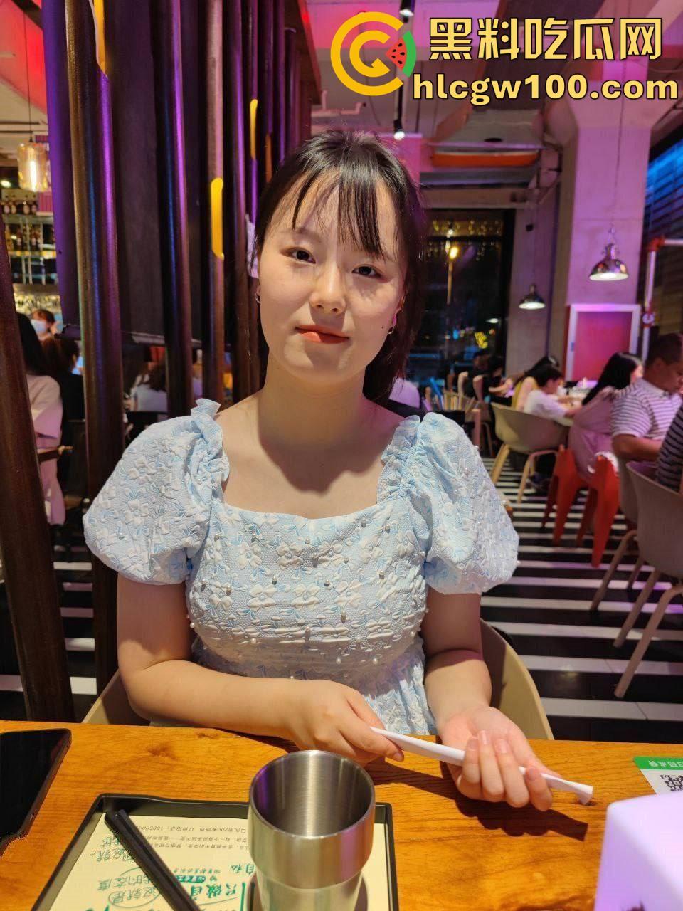 绿帽情节的老公投稿自己的反差骚逼老婆，从18到28从懵懂少女变淫荡人妻细数恩爱十年-29