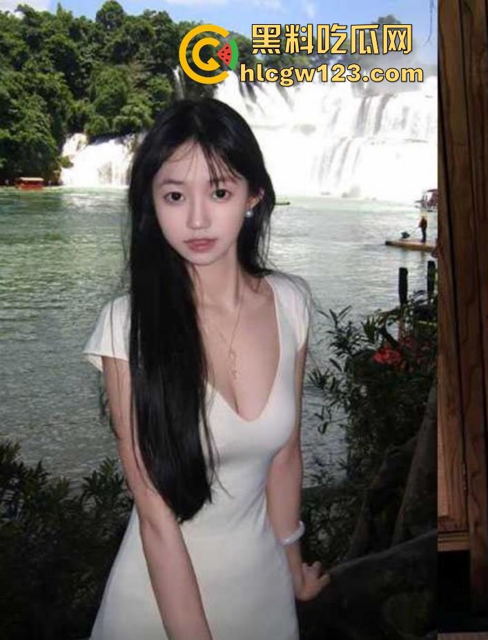 抖音10万粉丝小网红【草莓宝宝】露点福利流出 JK齐逼短裙热舞 腾讯视频裸聊大放送！-2