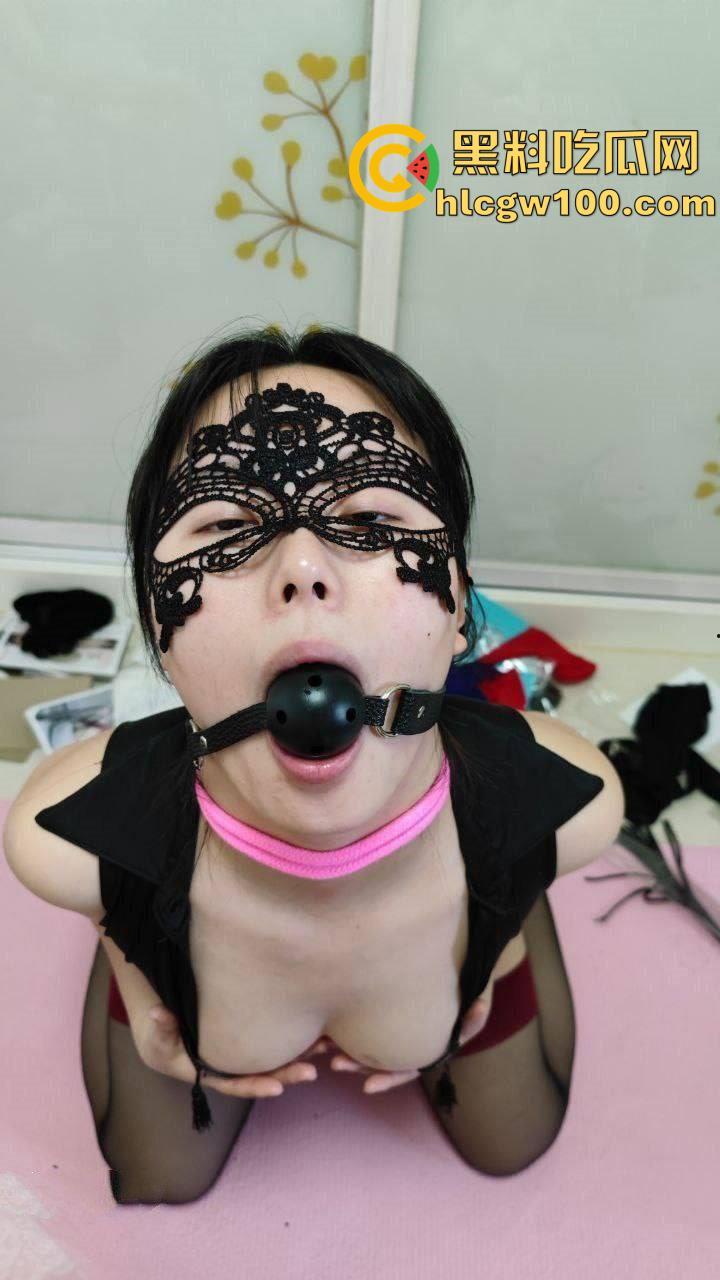 绿帽情节的老公投稿自己的反差骚逼老婆，从18到28从懵懂少女变淫荡人妻细数恩爱十年-53