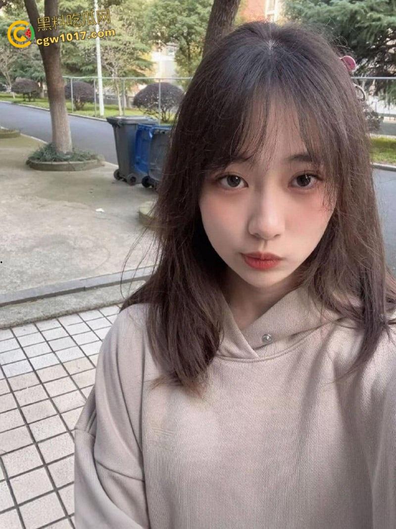 富二代约炮大神【fkabuto】,约操江苏05年清纯嫩妹,极品身材跳蛋调情,翘臀后入爽到腿抖!-1