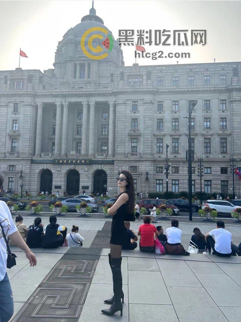 上海财经女大学生「丁一卓」白天乖巧，夜晚转变为性感小母狗！长腿美貌大揭秘-10