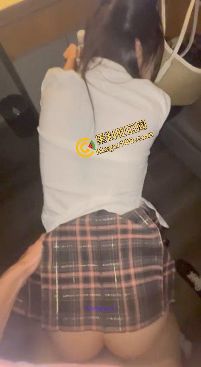 四川传媒学院清纯舞蹈生反差骚逼【毛雯怡】下海约操哥哥 JK后入白虎嫩穴 无套内射白浆直泄！原创独家流出！-8