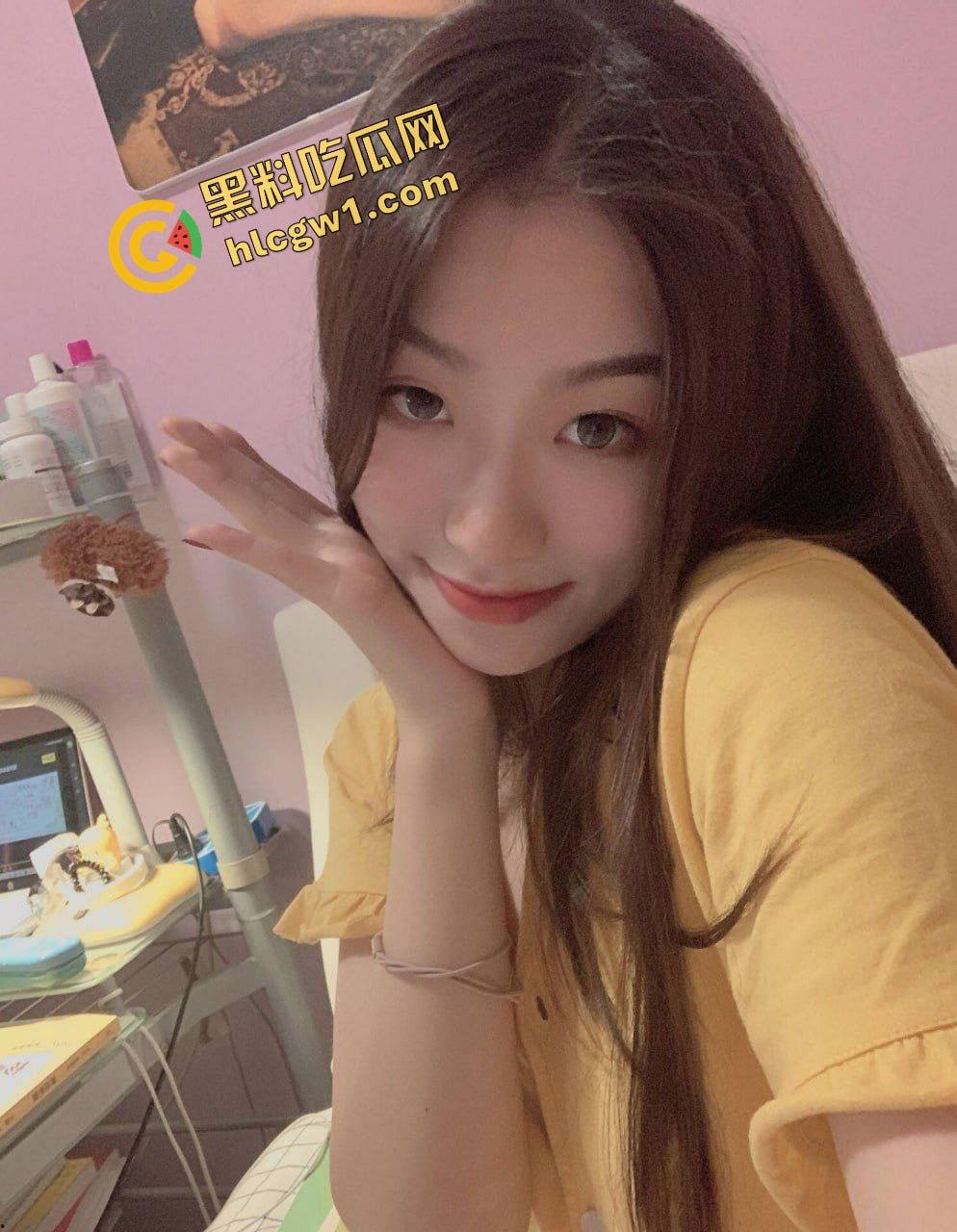 温州医科大学反差女婊子『胡欣悦』毕业投简历给多金大哥 调教成浙江最骚！独家流出！-3