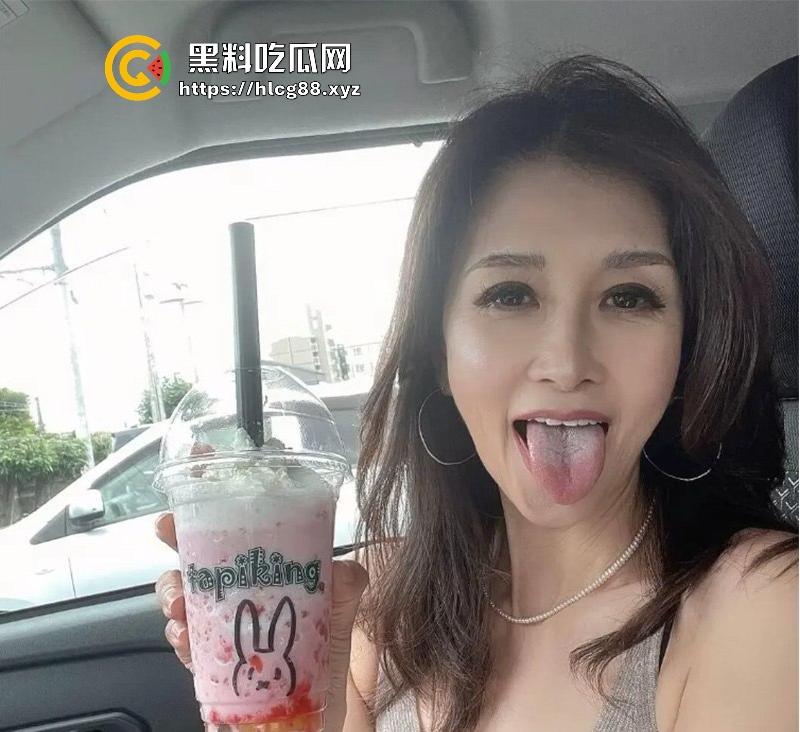 熟女聊骚群组!直接在群里讲述自己的性爱经历视频,边跟老公做爱边聊天,分享跟炮友是如何一步一步操上的。-5