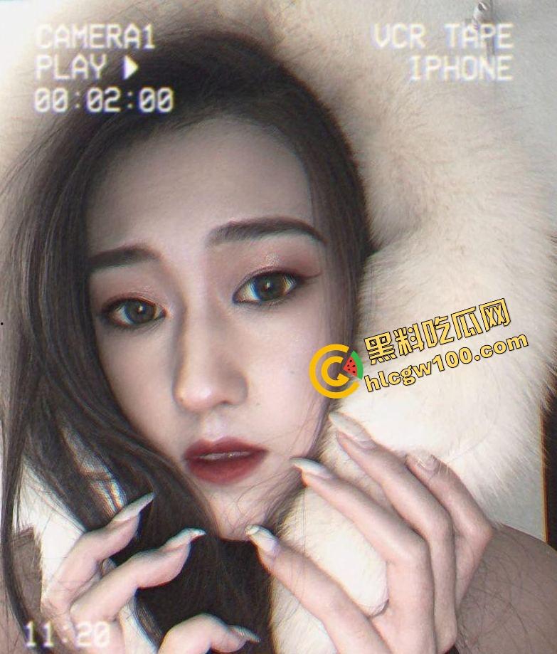 长春金融专校反差骚鸡【江敏】土豪砸钱包养，情趣黑丝后怼骚臀，化妆镜后入猛操娇喘！独家曝光！-1