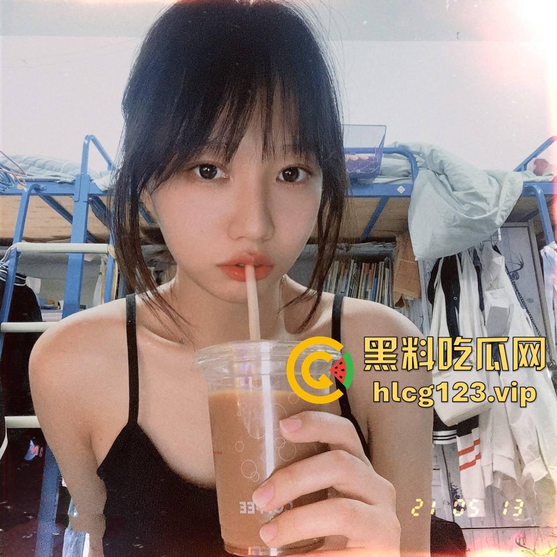 汕头大学约炮门!05年肉丝小学妹被体育生狂插,甜美叫声勾魂,男友干不动的被学长操翻!-4