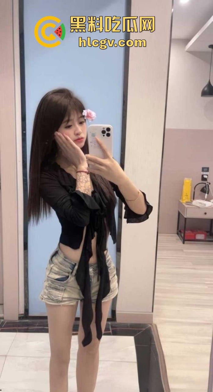 广州旅游学院『李香蓓』白虎嫩穴逼2.6万草一月!不做高端但逼价不低,这不是哄抬逼价是什么?-5