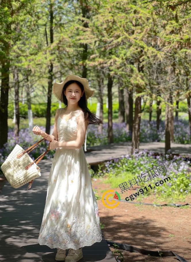 抖音网红【美少女】欲望沉沦！金主高价约夜，豪华酒店疯狂爱爱，雪白美乳纤腰绝伦，口活技术超过瘾-2