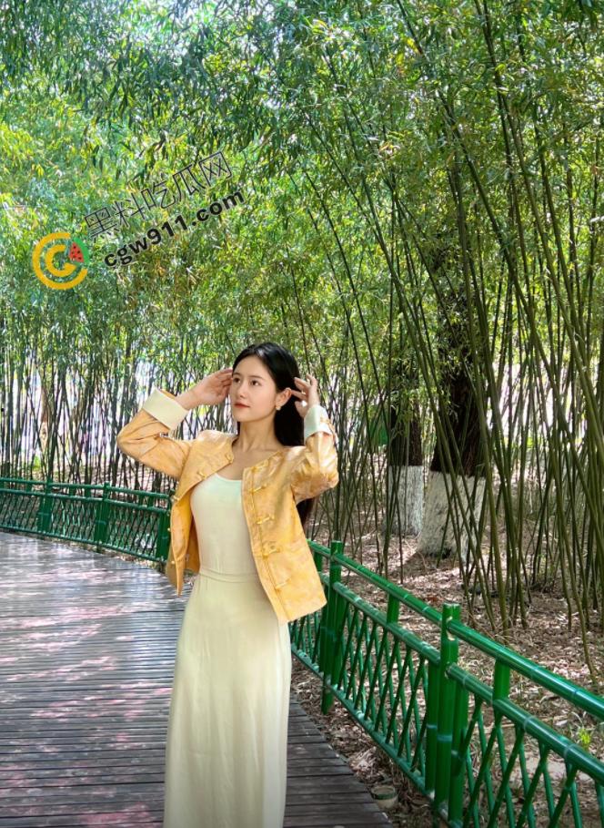 抖音网红【美少女】欲望沉沦！金主高价约夜，豪华酒店疯狂爱爱，雪白美乳纤腰绝伦，口活技术超过瘾-4