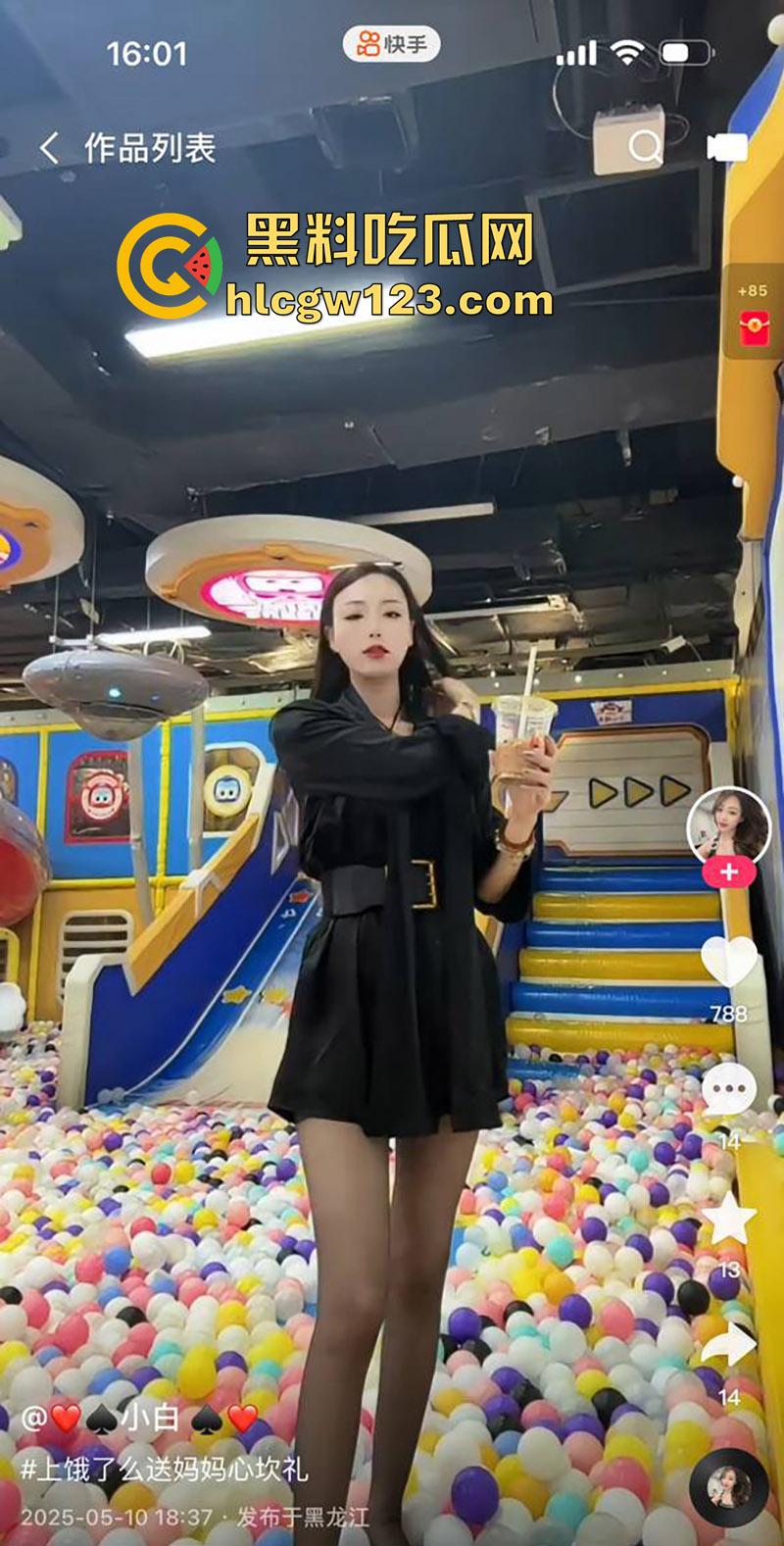 快手长腿出轨辣妈【小白】，高挑身材御姐颜值，背着老公出轨金主，被扛腿爆操无毛嫩穴！-8