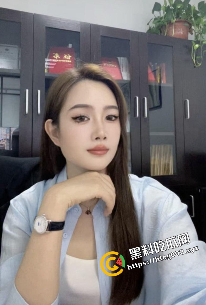 成都律所美女律师『于情霞』两边通吃被人抓住把柄 遭受害人强开屁眼 淫叫不断！-1