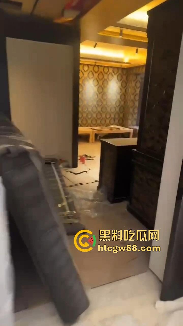 佛山小区惊现高端住宅墓园，业主直接把家改成骨灰堂，邻居吓得不敢回家，这TM谁顶得住？-7