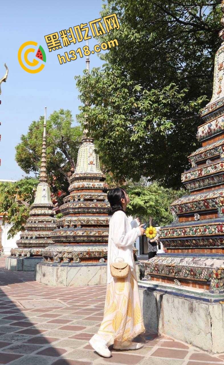 韩国极品女大学生【梨花江】，中国旅游乱情记，与多名男子激情口交，后入狂插骚逼内射 !-4