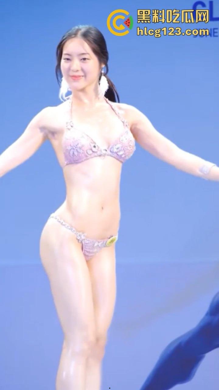 真美！性感模特【娜娜】健身尤物大尺度 超辣玉体美腿让人狂喷鼻血 魔鬼身材散发女神气息-6