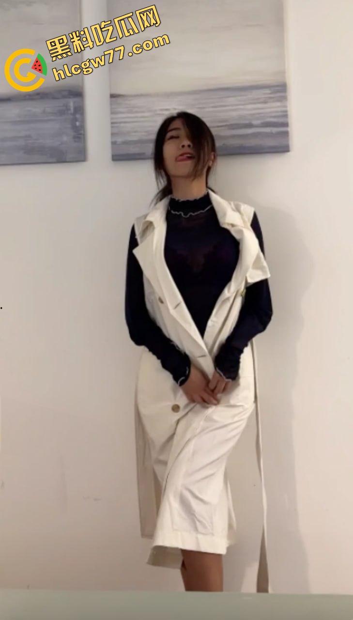 呼市鹏辉地产『杨梦琪』出轨私拍曝光,私下撩骚被老公发现 忍而不发揭露黑料,骚母狗撩客户颜射一脸!-6