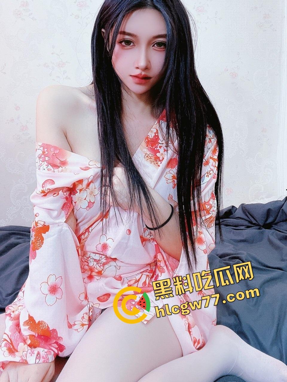 谁懂？双马尾一拽就开骚模式，制服福利姬【Lalion】全程不带喘的肉棒刚贴脸就自动舔到根!-10